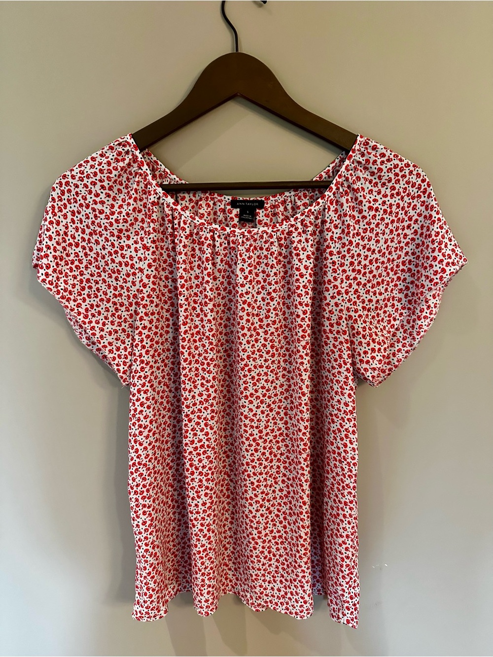 Ann Taylor Floral Short-Sleeve Blouse